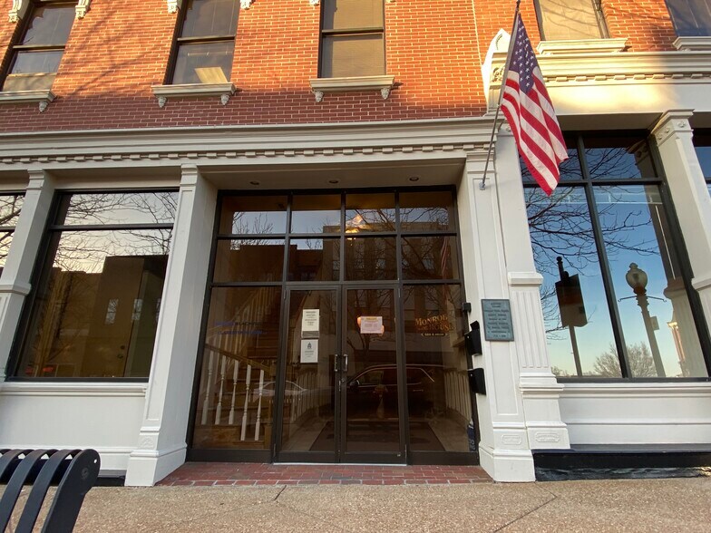 More Photos Of 235 E High St, Jefferson City Office For Lease