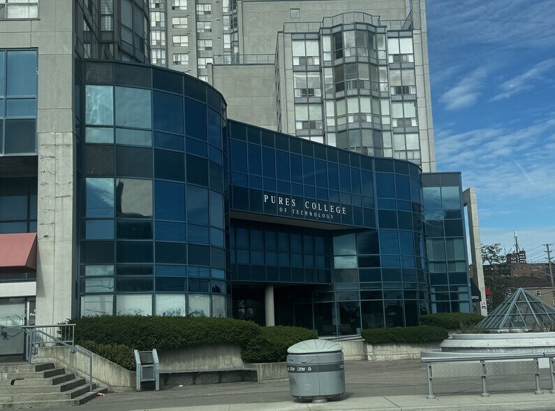 More Photos Of 1450-1470 Midland Ave, Toronto Apartments For Lease