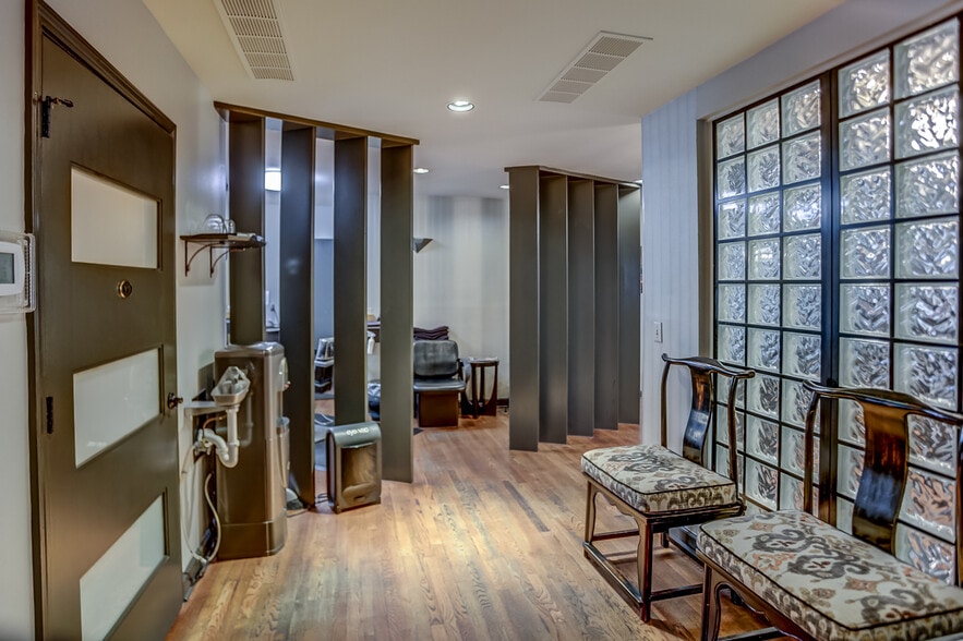 More Photos Of 1086 W Rex Rd, Memphis Freestanding For Sale