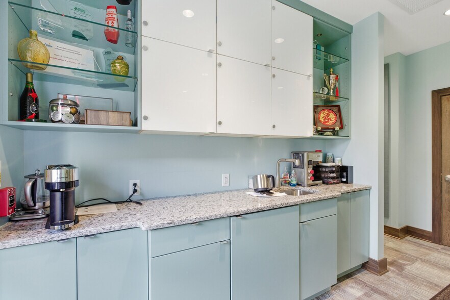 More Photos Of 3009 Washington Rd, McMurray Office For Sale