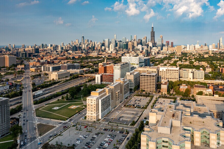 More Photos Of 1835 W Harrison St, Chicago Hospitality For Sale