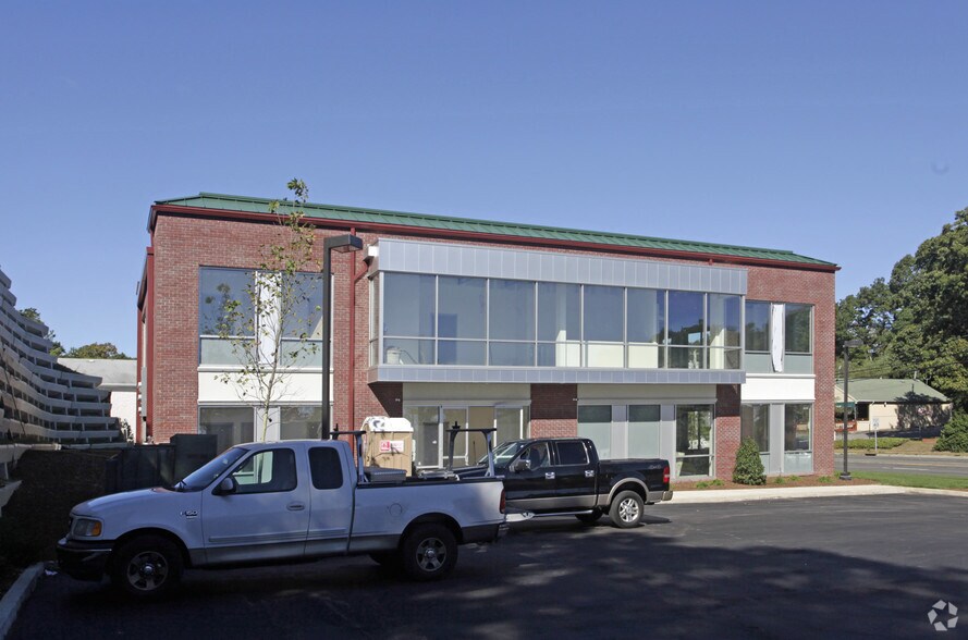 More Photos Of 1092 Jericho Tpke, Smithtown Storefront Retail Office For Lease