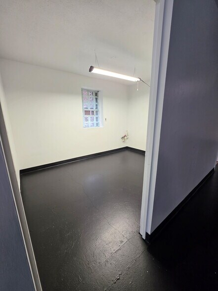 More Photos Of 1812 S Braddock Ave, Pittsburgh Apartments For Lease