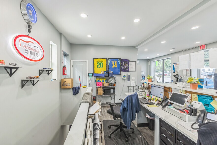 More Photos Of 6023 Belair Rd, Baltimore Auto Repair For Sale