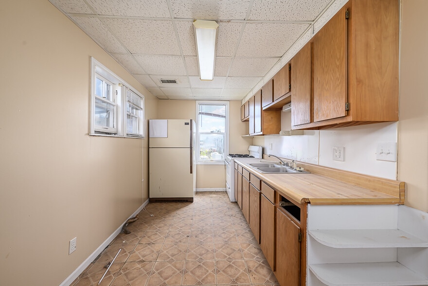 More Photos Of 7164 Kaw Dr, Kansas City Warehouse For Sale