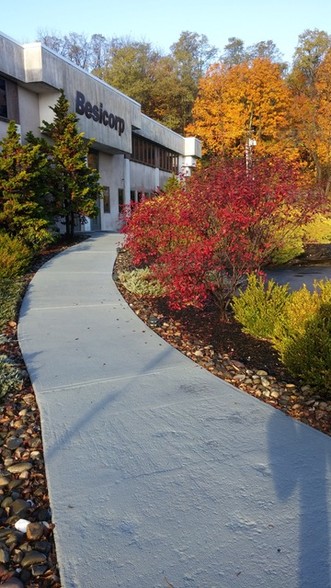 More Photos Of 1153 Flatbush Rd, Kingston Office Residential For Lease