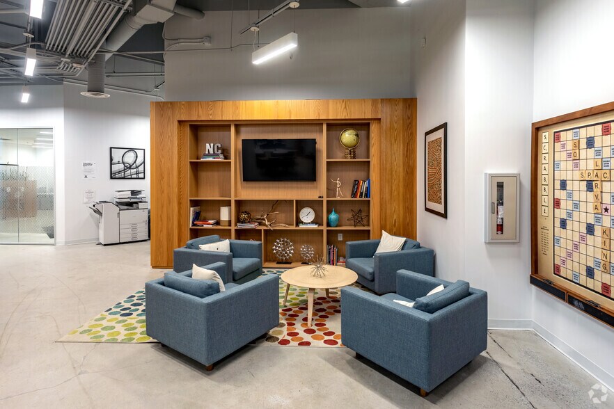 More Photos Of 101 N Tryon St, Charlotte Office For Lease