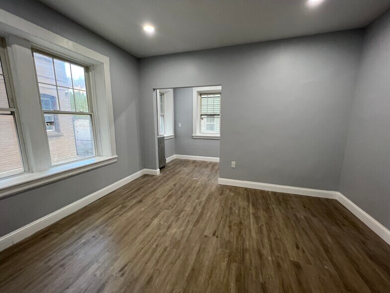 More Photos Of 174 Willow St, Waterbury Apartments For Sale