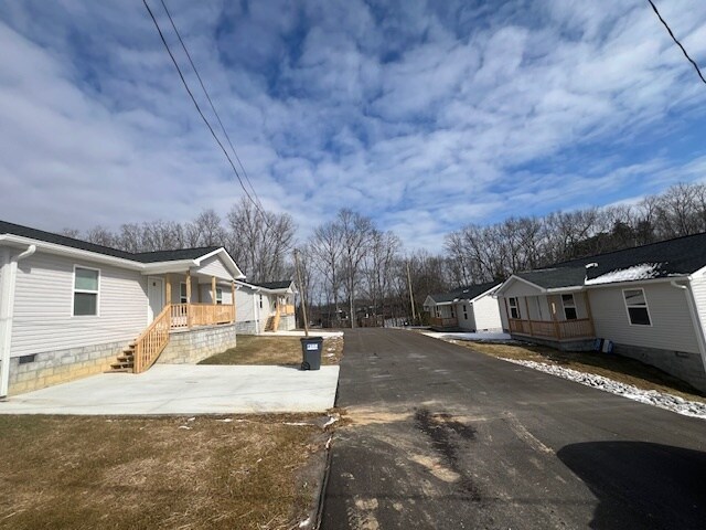 More Photos Of 225 Iris Ln, Crossville Multifamily For Sale