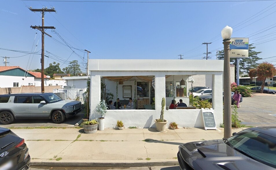 More Photos Of 301 N San Marino Ave, San Gabriel Freestanding For Sale