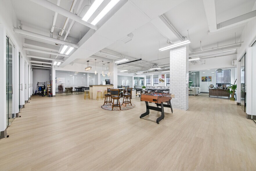 More Photos Of 74-09 37th Ave, Jackson Heights Loft Creative Space For Lease