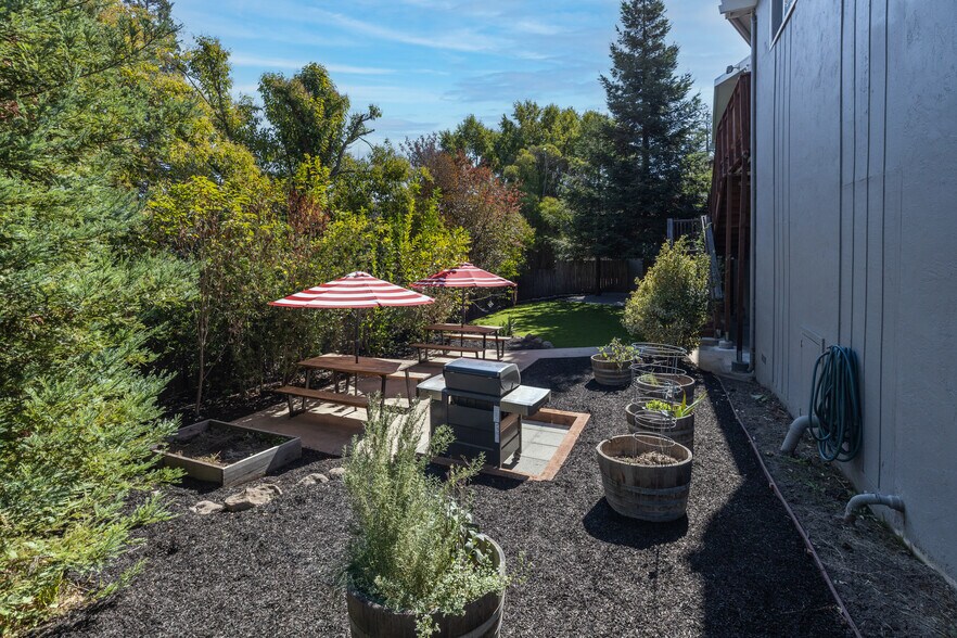 More Photos Of 408 Keller St, Petaluma Apartments For Sale