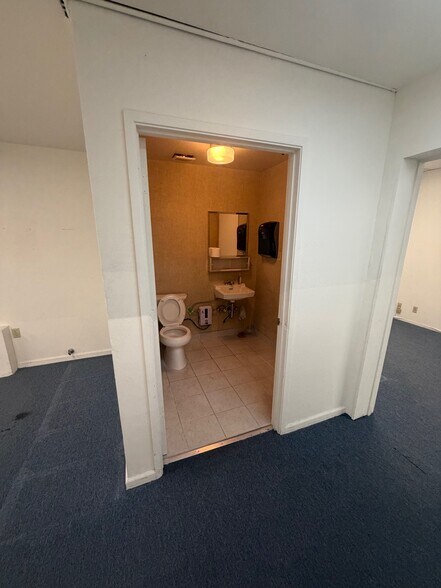 More Photos Of 380 Swift Ave, South San Francisco Warehouse For Lease