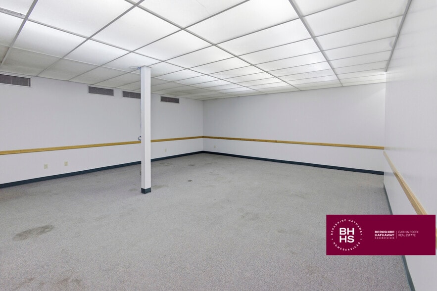 More Photos Of 3012 US-98, Mccomb Flex For Sale