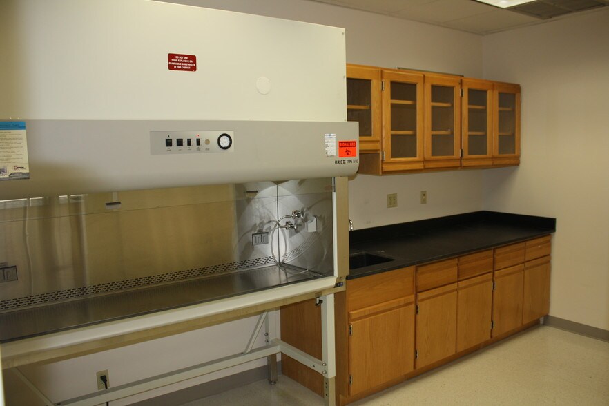More Photos Of 1615 Golden Aspen Dr, Ames Office For Lease