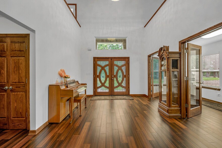 More Photos Of 13863 FM 2154 Rd, College Station Showroom For Sale