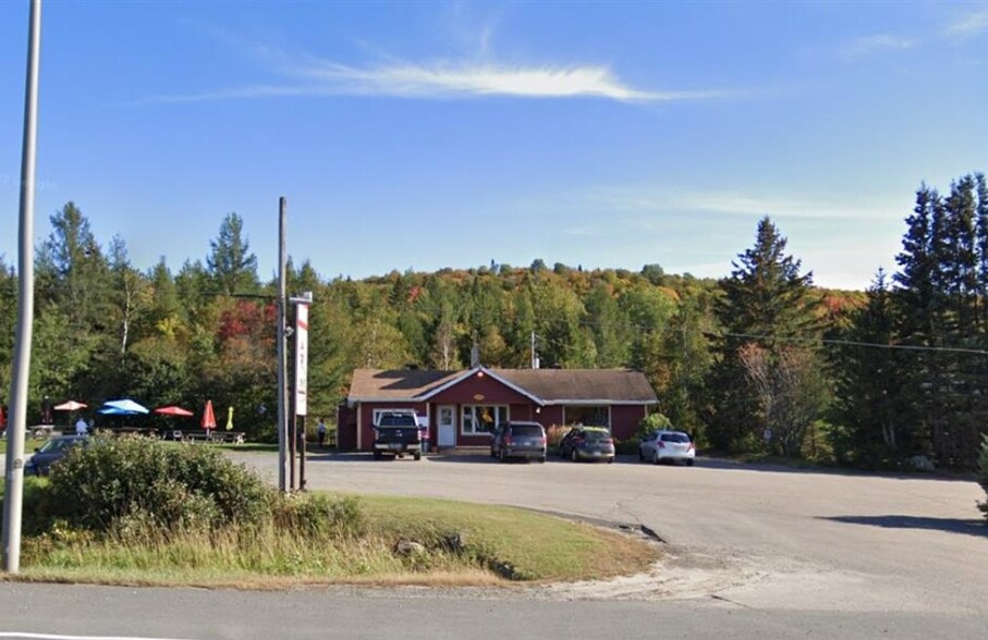 Primary Photo Of 1176 Rd Québec 117, St-Faustin-Lac-Carré Restaurant For Sale