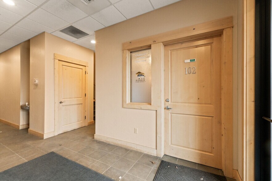 More Photos Of 1940 W Dickerson St, Bozeman Office For Sale