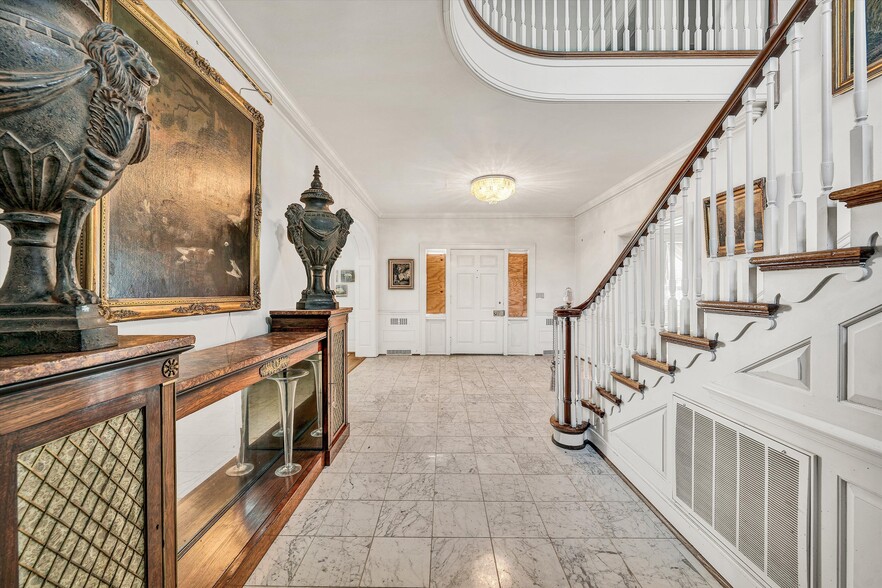 More Photos Of 934 Commander Dr, Roanoke Specialty For Sale