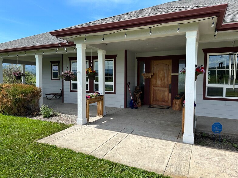 Primary Photo Of 124 Morrison Ln, Bonner Warehouse For Sale