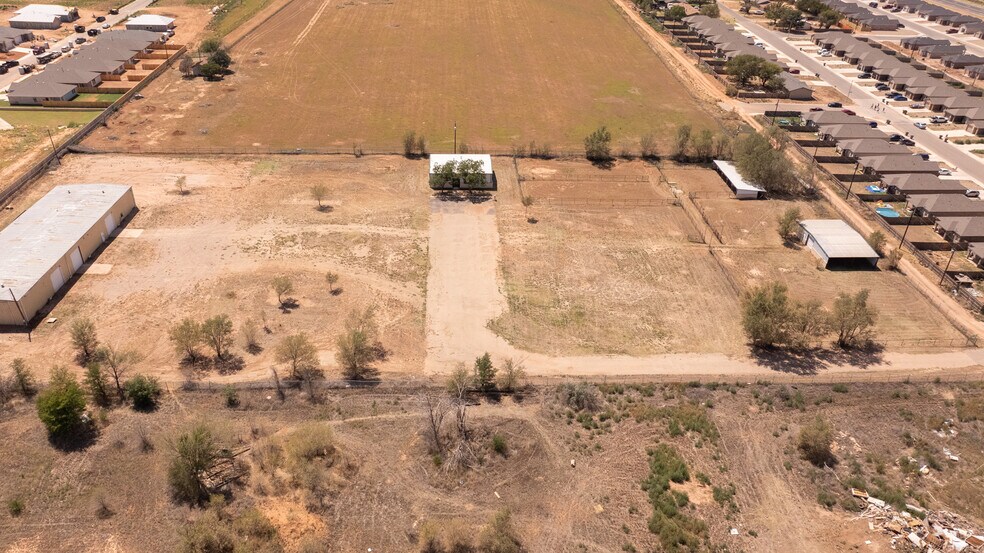 More Photos Of 510 Valencia Ave, Lubbock Warehouse For Sale