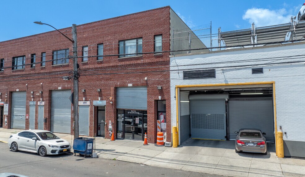 More Photos Of 3718 57th St, Woodside Distribution For Sale