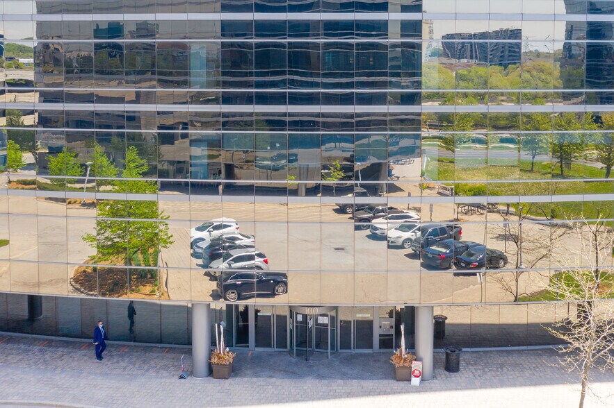 More Photos Of 100 Commerce Valley Dr W, Markham Office For Lease