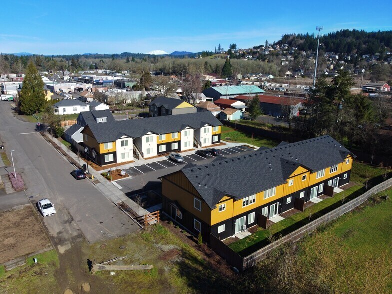 More Photos Of 219-221 SE Clark Ave, Battle Ground Apartments For Sale