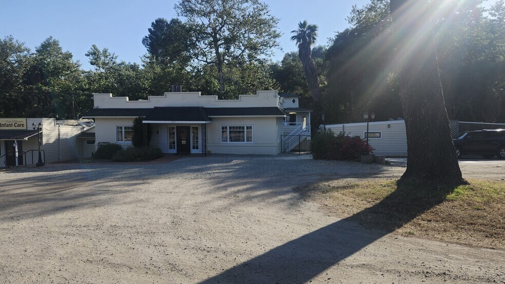 More Photos Of 2809 S Mission Rd, Fallbrook Freestanding For Lease