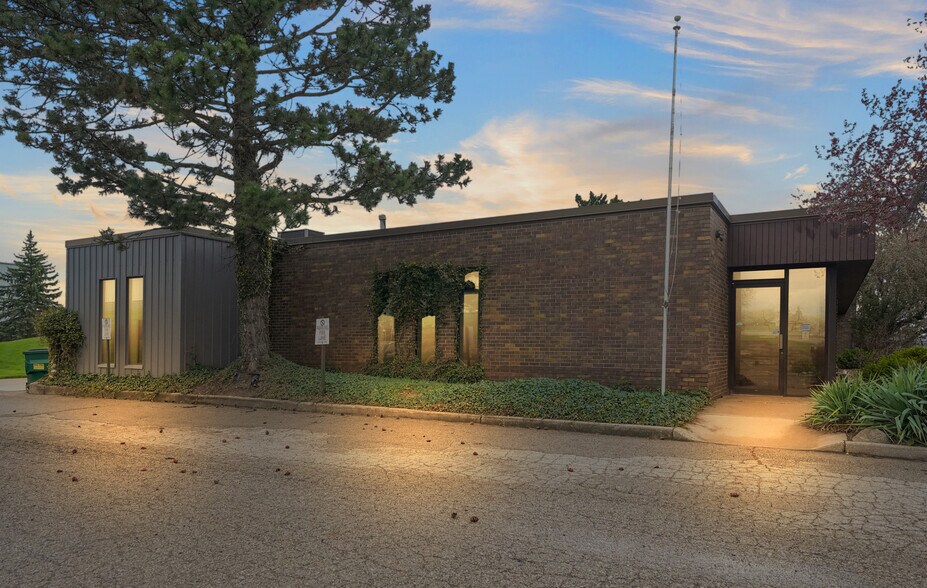 More Photos Of 4130 44th St SE, Grand Rapids Office For Sale