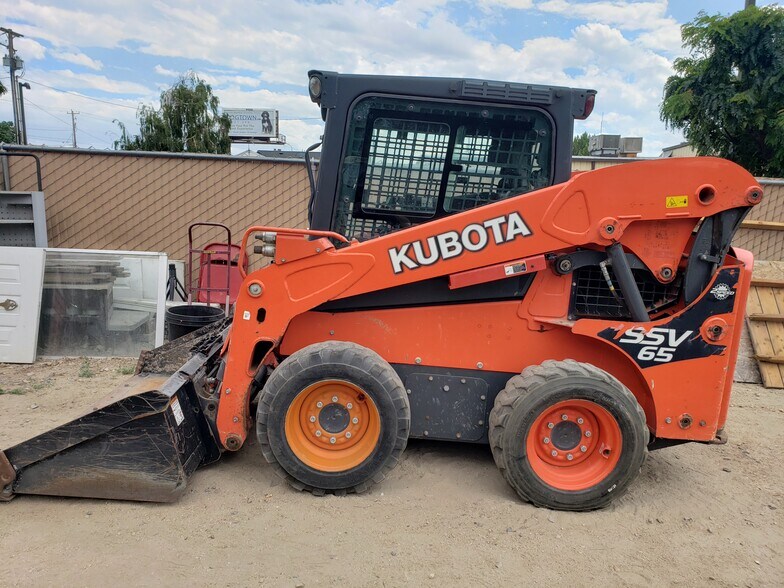 More Photos Of 10520 S 700 E, Sandy Loft Creative Space For Lease