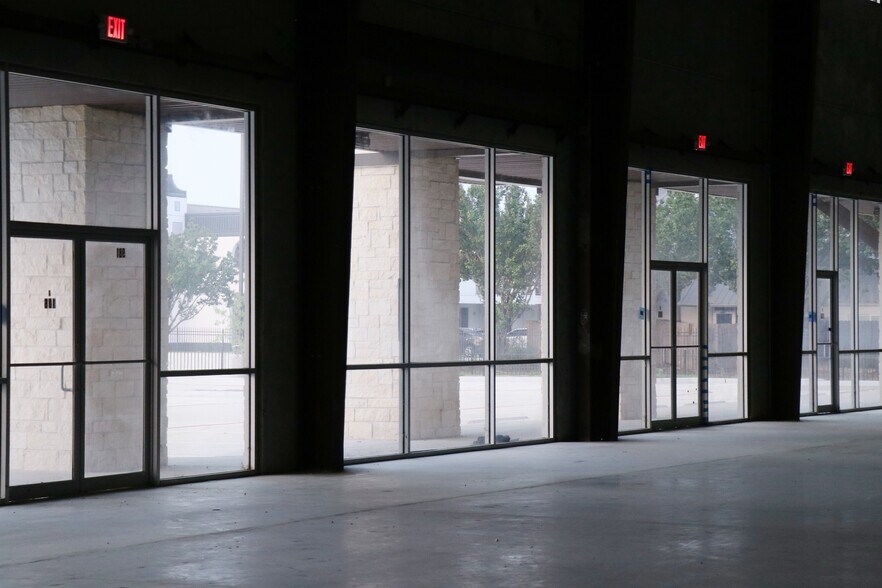 More Photos Of 9889 United Drive, Houston Office For Lease