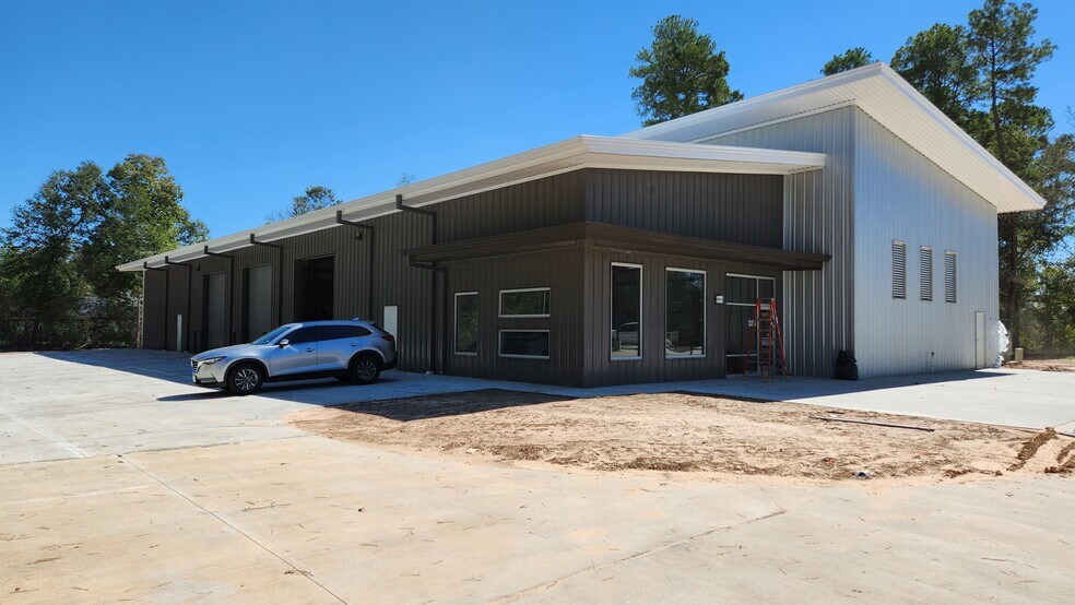 More Photos Of 1617 N Loop 336 E, Conroe Flex For Lease