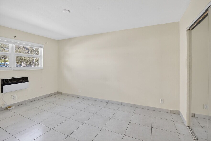 More Photos Of 4825 NE 23rd Ave, Fort Lauderdale Apartments For Sale