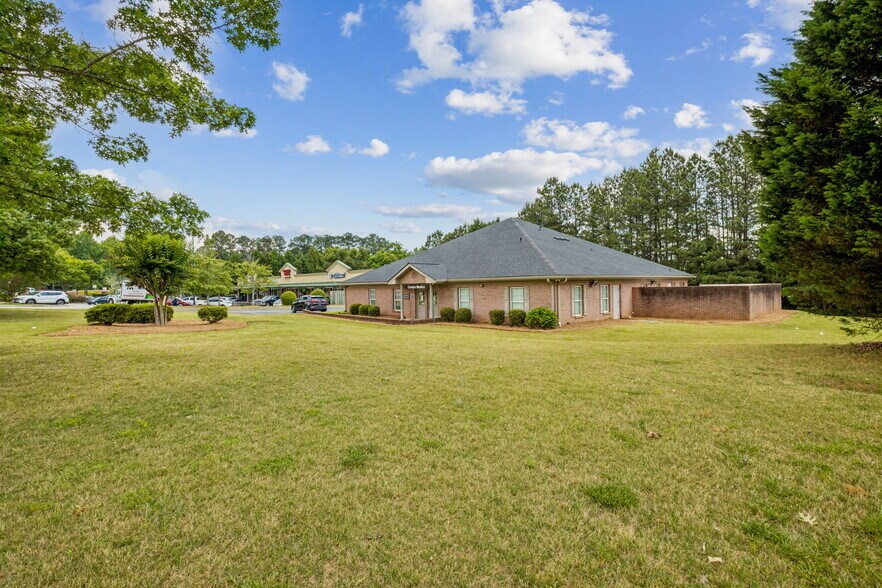 More Photos Of 4225 S Lee St, Buford Freestanding For Sale