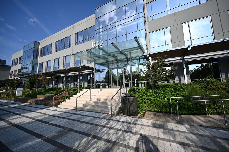 More Photos Of 8800 Technology Forest Pl, The Woodlands Unknown For Lease