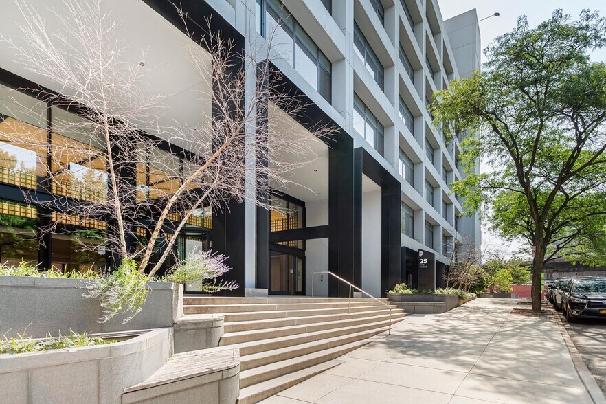 More Photos Of 25 Columbia Hts, Brooklyn Office For Lease