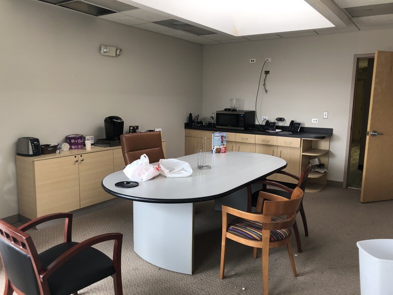 More Photos Of 6613-6621 Ogden Ave, Berwyn Storefront Retail Office For Sale