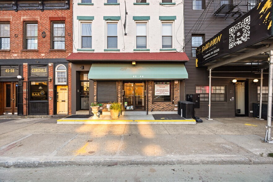 More Photos Of 45-44 Vernon Blvd, Long Island City Apartments For Lease