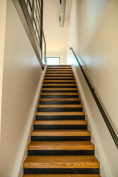 More Photos Of 4750 Iberia Ave, Dallas Office Residential For Sale