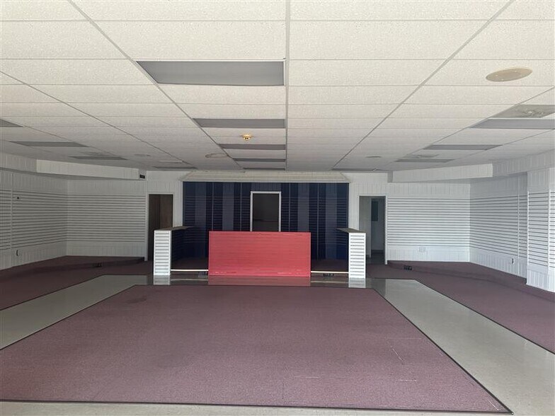 More Photos Of 707 S Lafayette St, Shelby Unknown For Lease