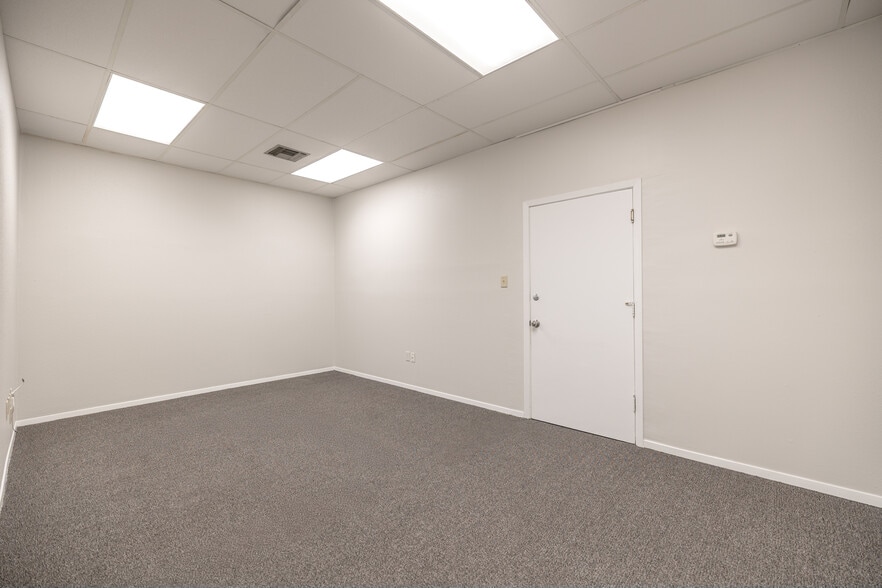 More Photos Of 3925 N I-10 Service Rd, Metairie Office For Lease