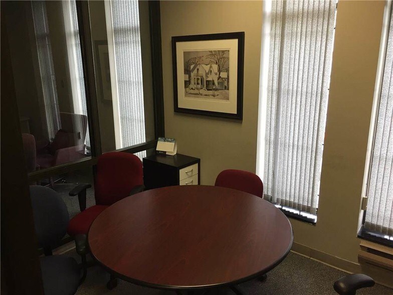 More Photos Of 2821 Riverside Dr, Ottawa Office For Sale