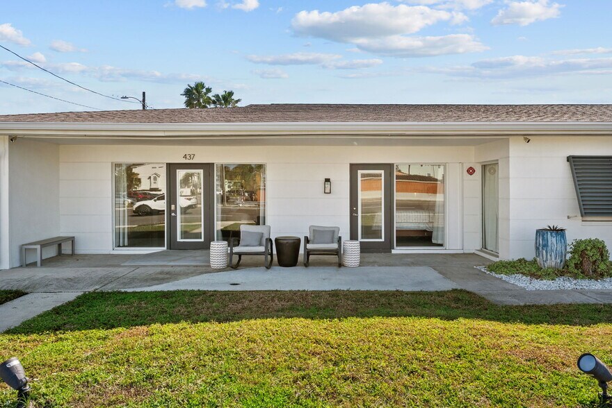 More Photos Of 439 Causeway Blvd, Dunedin Office For Sale