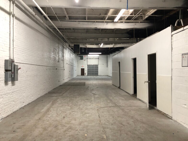More Photos Of 320 Route 10 W, Whippany Warehouse For Lease