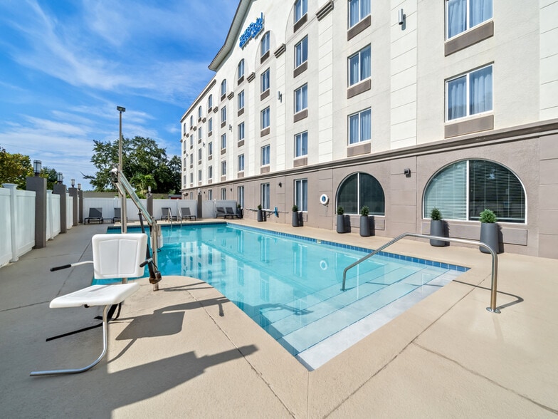 More Photos Of 8101 Aircenter Ct, Orlando Hotel For Sale