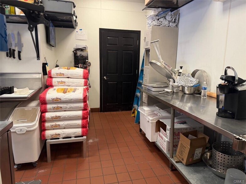 More Photos Of 1355 Washington Ave, Oroville Fast Food For Sale