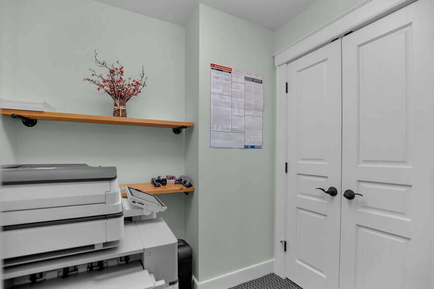 More Photos Of 1585 Rt-146, Rexford Office For Sale