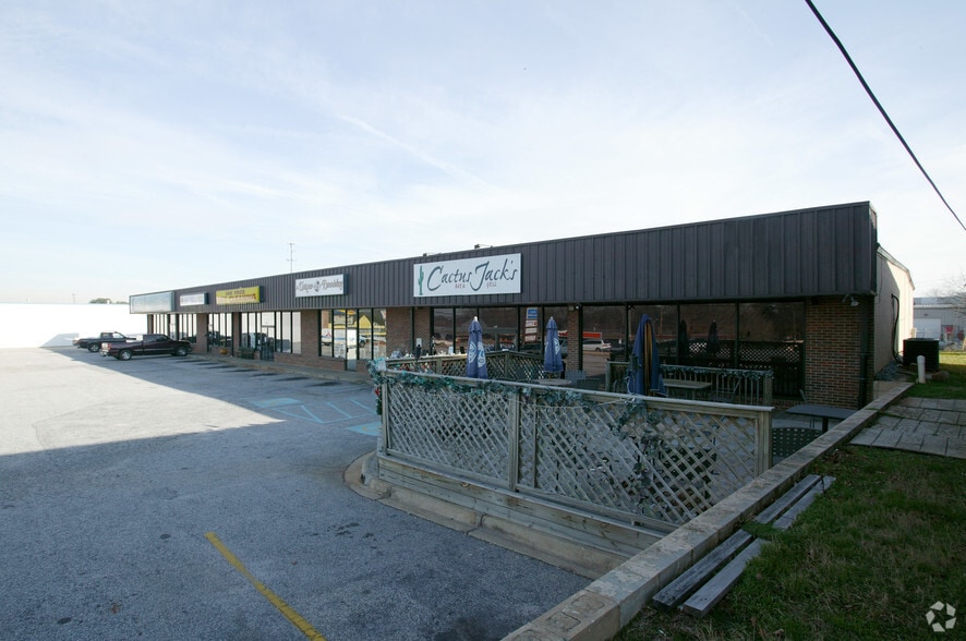 More Photos Of 306-314 N Main St, Mauldin Storefront For Lease