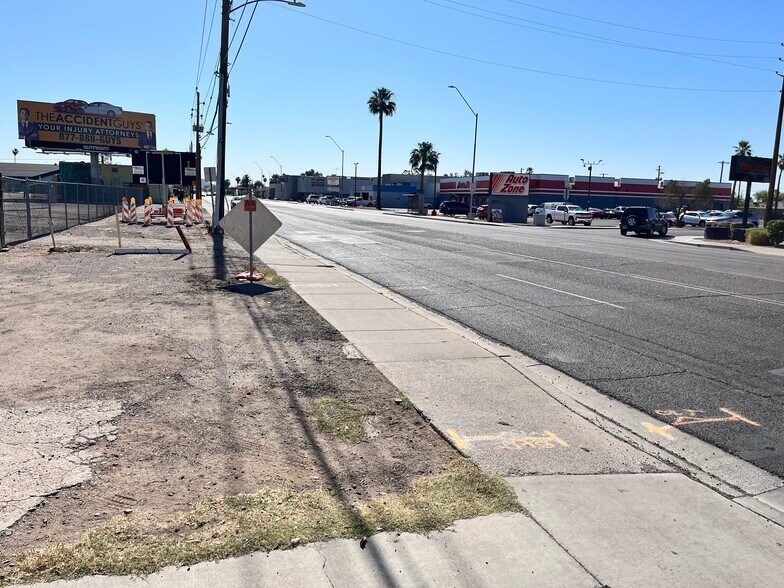 More Photos Of 2538 E McDowell Rd, Phoenix Freestanding For Lease